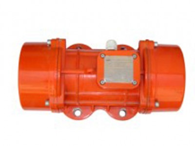 PUTA系列鋁合金強振型振動馬達（三相8級）