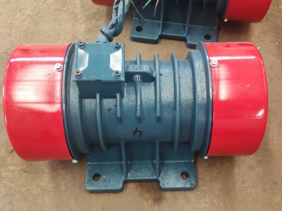 三相異步振動(dòng)電機(jī) JZO/YZDP/YZO振動(dòng)電機(jī) 河南千邁機(jī)械